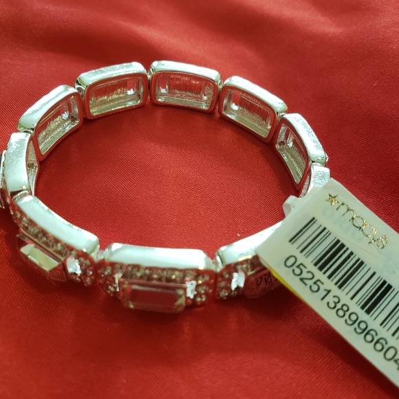 🎁SOLD💟NWT SILVER COLOR BRACELET - Picture 5 of 6